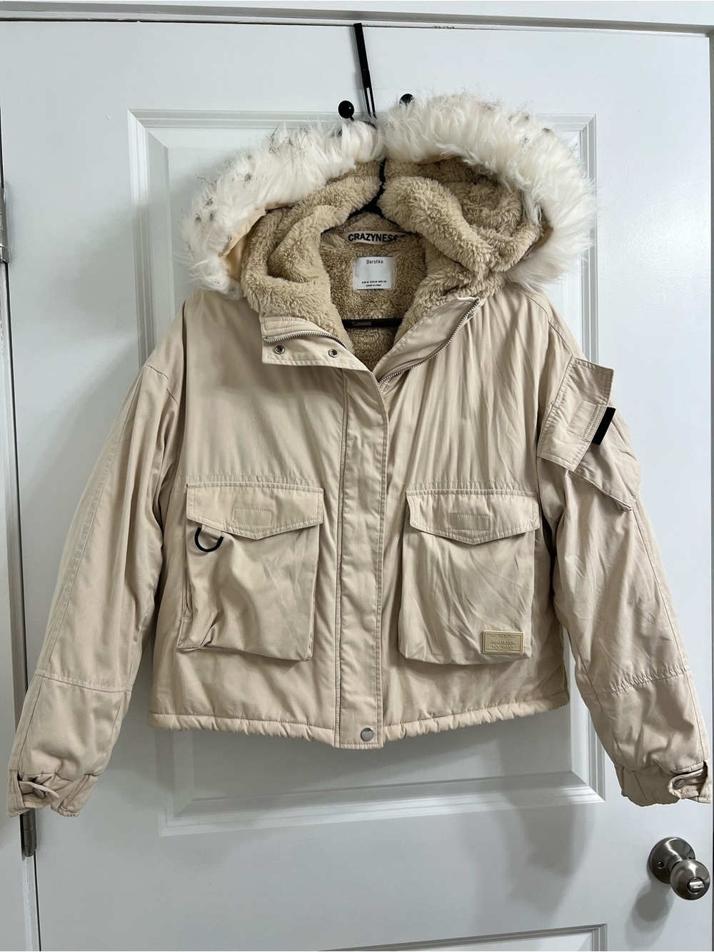 Bershka Cream Hooded Cropped Parka Jacket with Faux-Fur Trim